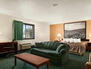 Hotel Super 8 By Wyndham 2*