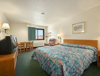 Super 8 By Wyndham Hotel