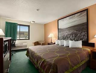 Super 8 By Wyndham Hotel 2*